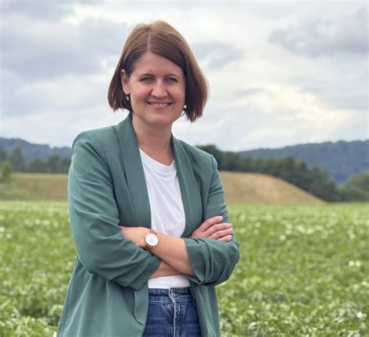 Alexandra Chaves Bio (Wiki) 