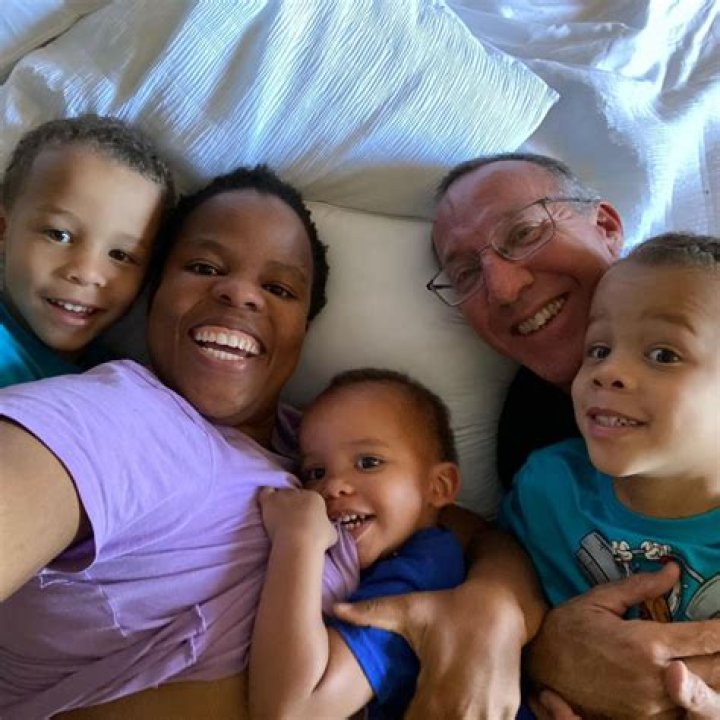 Ashley Paradez, Bio, Career, Married, Boyfriend, Children, Net worth