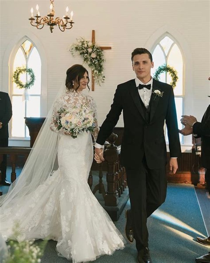 Brandon Jacobs - Age, Family, Bio