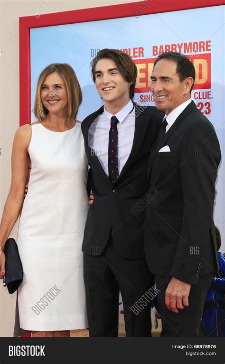 Brenda Strong - Age, Family, Bio