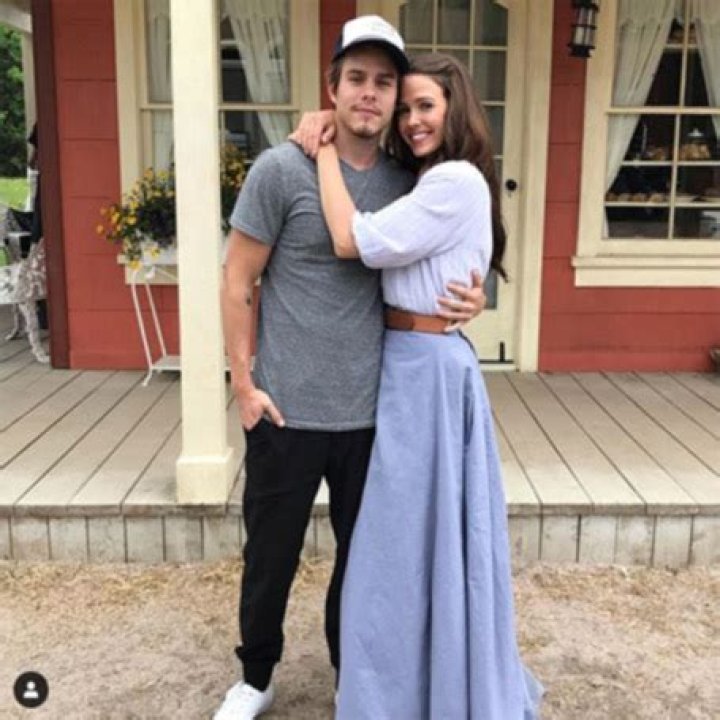 Canadian actress, Jocelyn Hudon is happily maintaining her love-life with boyfriend, Jake Manley.