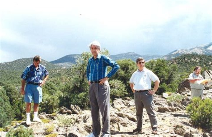 Carl Olinselot - Age, Family, Bio