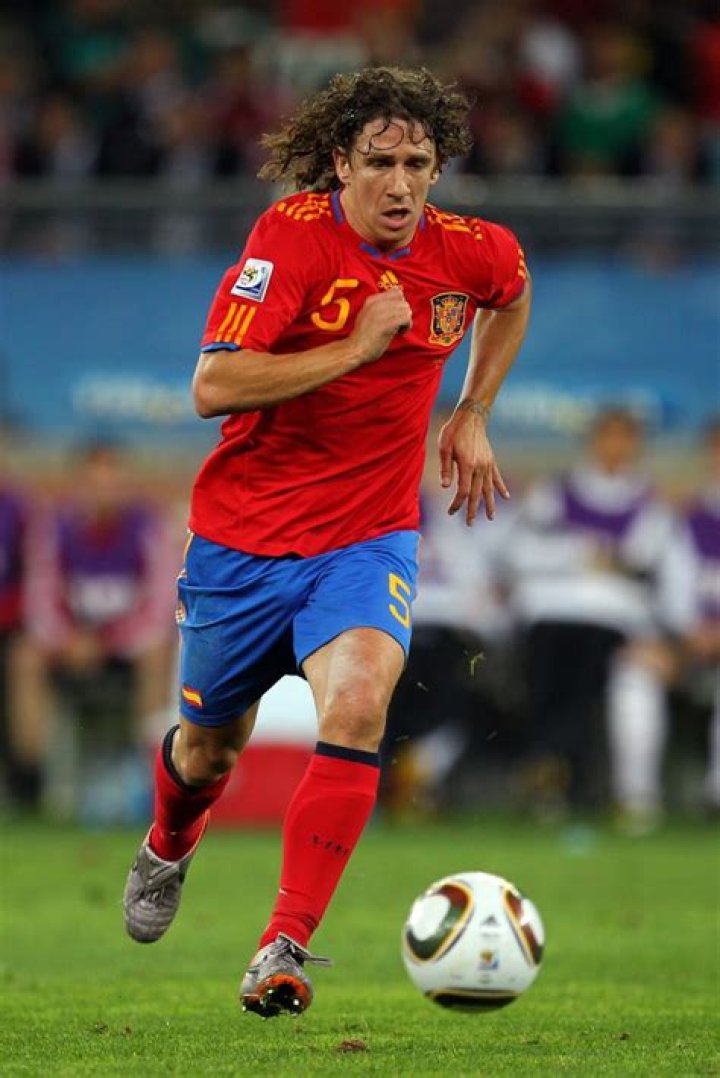 Carles Puyol Net Worth - Wiki, Age, Weight and Height, Relationships, Family, and More