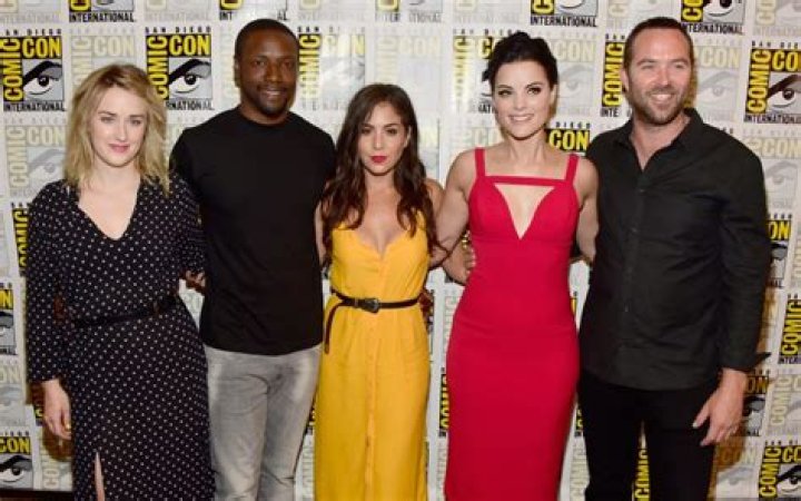 Carlos Esparza - Age, Family, Bio