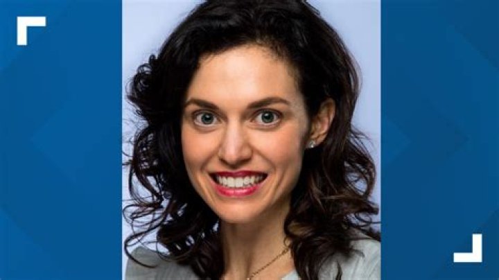 Carly Connell - Age, Family, Bio