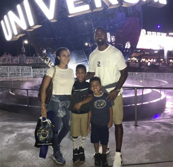 Charles Woodson is Married to Wife: April Woodson. Kids.