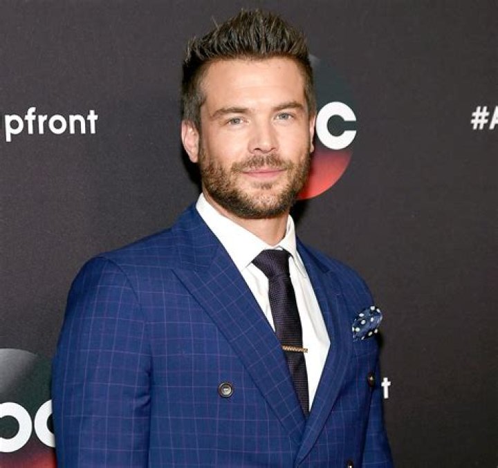 Charlie Weber Bio (Wiki) 