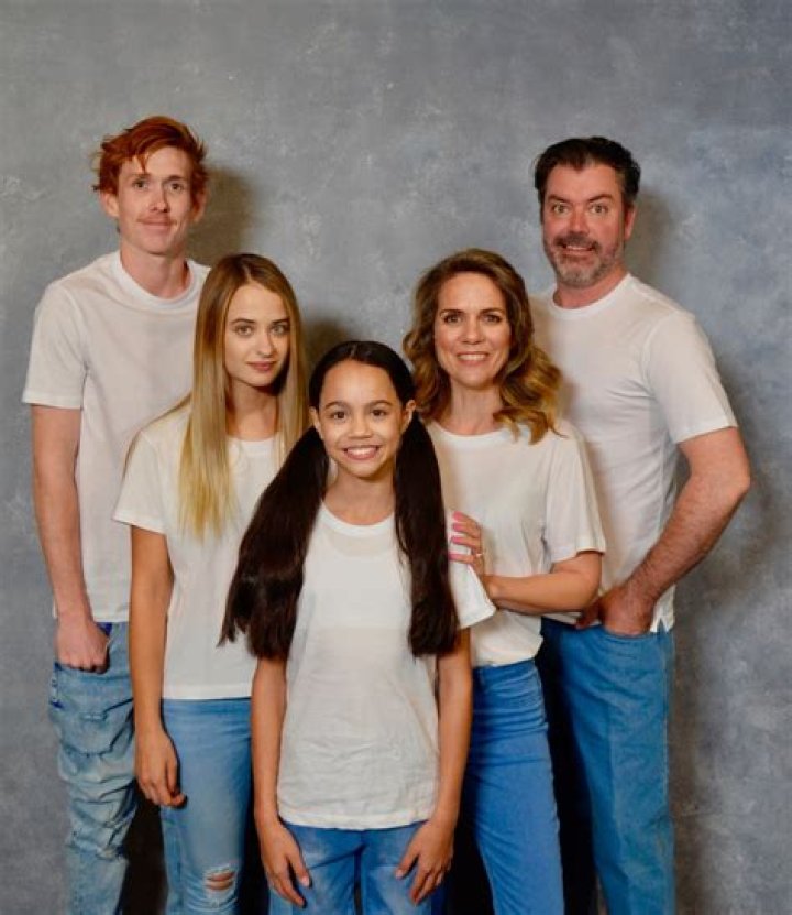 Chloe De Los Santos - Age, Family, Bio