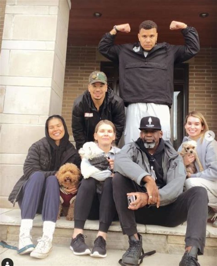 Chris Raynor - Age, Family, Bio