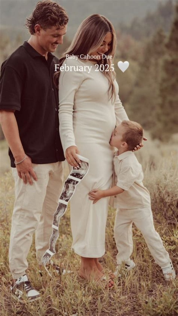 Courtney Cahoon - Age, Family, Bio