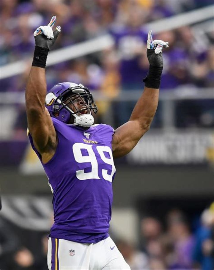 Danielle Hunter Net Worth - Wiki, Age, Weight and Height, Relationships, Family, and More