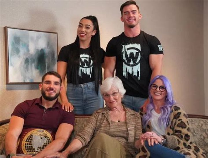 Dexter Lumis - Age, Family, Bio