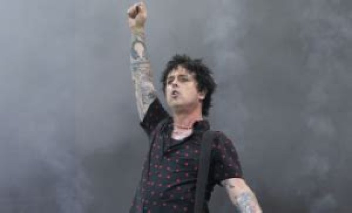 
Did Billie Joe Armstrong Get Plastic Surgery? Who is Billie Joe Armstrong? 