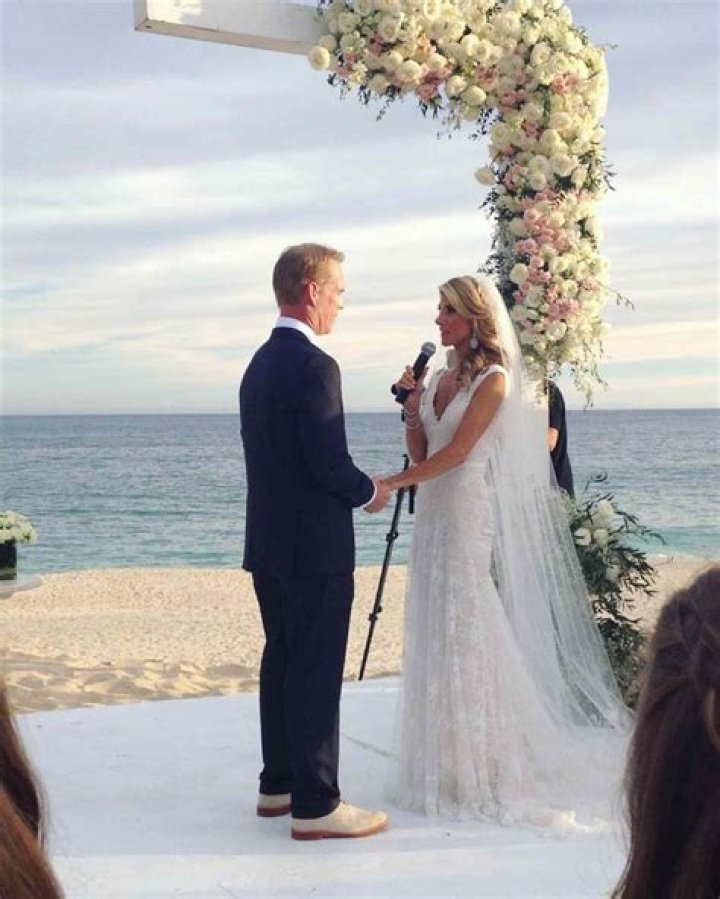 Did Joe Buck's First Wife, Ann Buck Married Twicely? Who Is Her Current Husband? Does She Have Any Children?