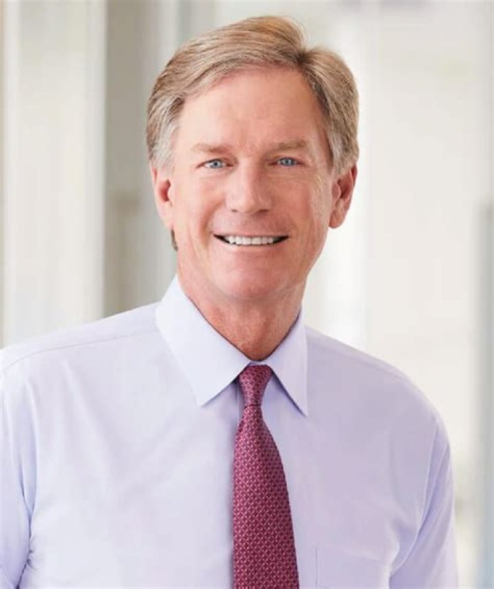 Douglas Booth Bio (Wiki) 