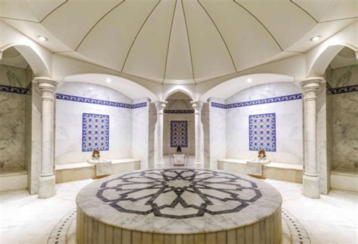 	Duchess Kate & William’s French vacay involves a luxury hotel & a Turkish bath	