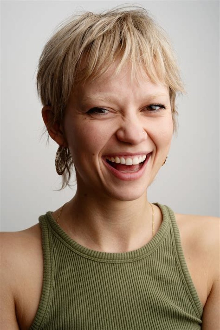 Ellie Duckles Bio (Wiki) 