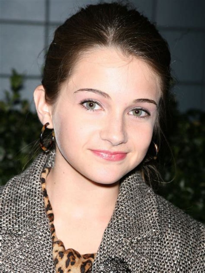 Emmy Clarke - Age, Family, Bio