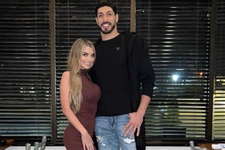 
Enes Kanter is Married to Wife: Emily Sears. Kids 