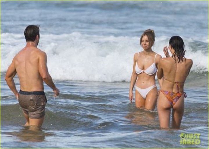 Eva Longoria shuts pregnancy rumors by posing in a bikini; Hits the beach in holiday flaunting her figure in bikini