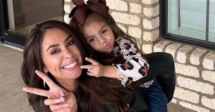 Farrah Abraham waxed her 3- yr-old daughter’s unibrow: no big deal or OMG?!