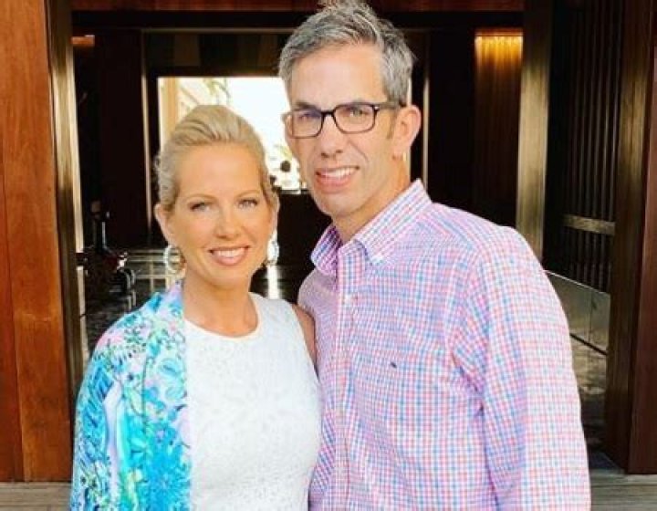Fox News journalist Shannon Bream is married to her husband Sheldon Bream since 1995.