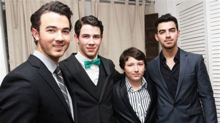 Frankie Jonas Net Worth, Age, Girlfriend, Family, Biography & More