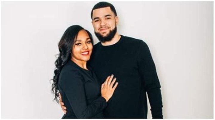 Fred VanVleet is not Married to Wife. Dating Girlfriend: Shontai Neal.