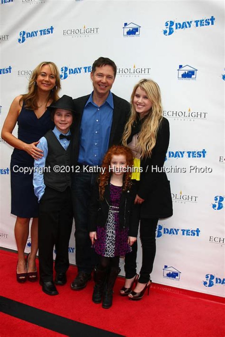 George Newbern - Age, Family, Bio