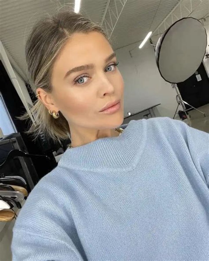 Gine Margrethe Larsen - Age, Family, Bio