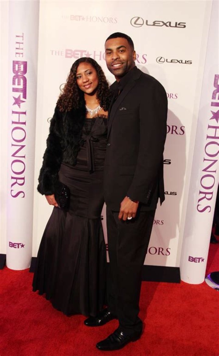 Ginuwine Parents: Sandra Lumpkin, James II Lumpkin