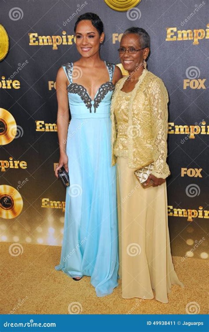 Grace Gealey - Age, Family, Bio