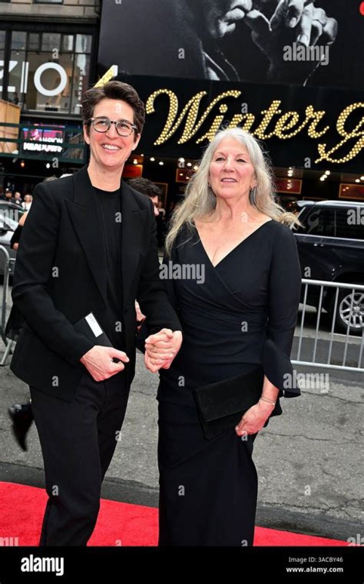 Happy lesbian couple, Susan Mikula and Rachel Maddow are together since 1999 but are still not in hurry to get married!