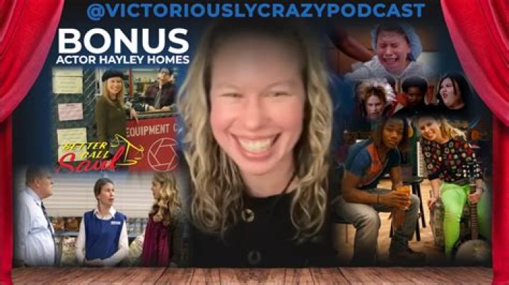 Hayley Holmes - Age, Family, Bio