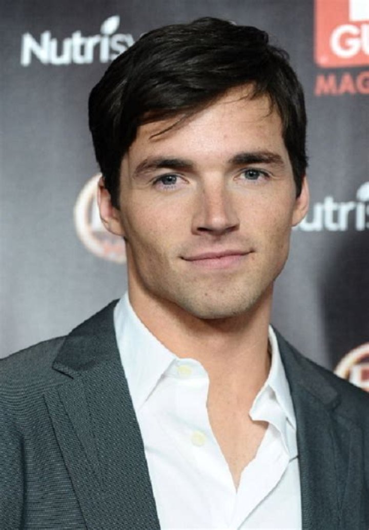 Ian Harding Bio (Wiki) 