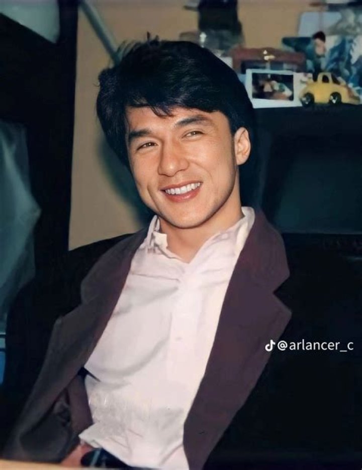 Jackie Chan Height, Weight, Net Worth, Age, Birthday, Wikipedia, Who, Instagram, Biography