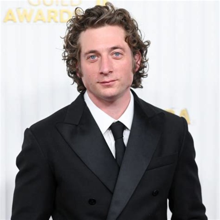 Jeremy Allen White - Age, Family, Bio