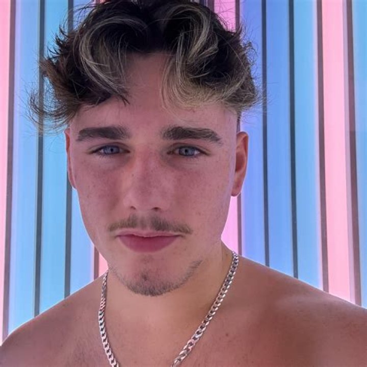 Joey Phillips (TikTok Star) - Age, Family, Bio