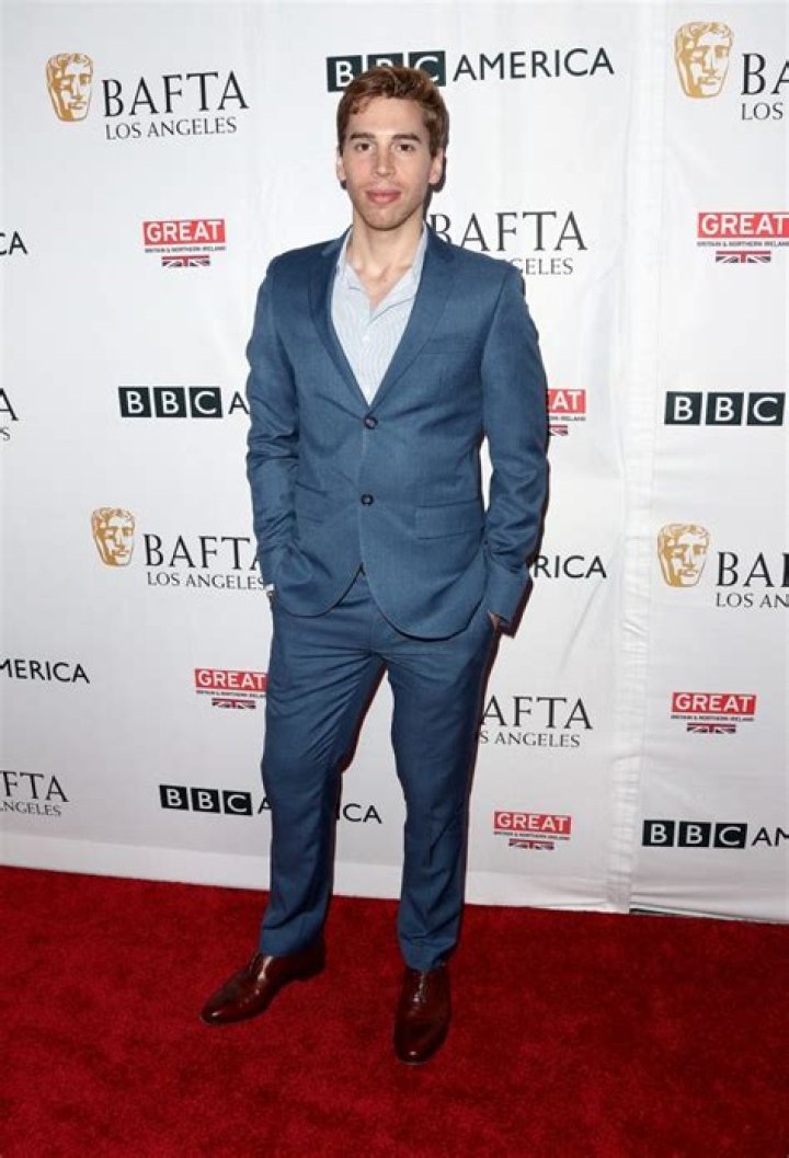 Jordan Gavaris Net Worth - Wiki, Age, Weight and Height, Relationships, Family, and More