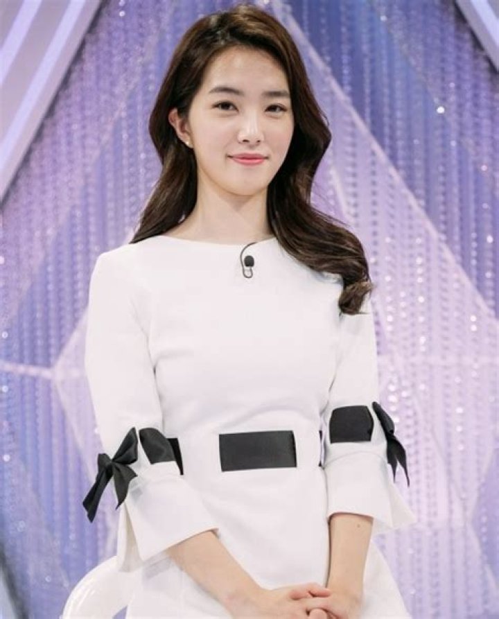 Kang Ji-young - Age, Family, Bio