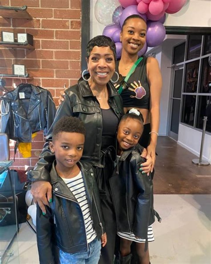 Kelly Sheridan - Age, Family, Bio