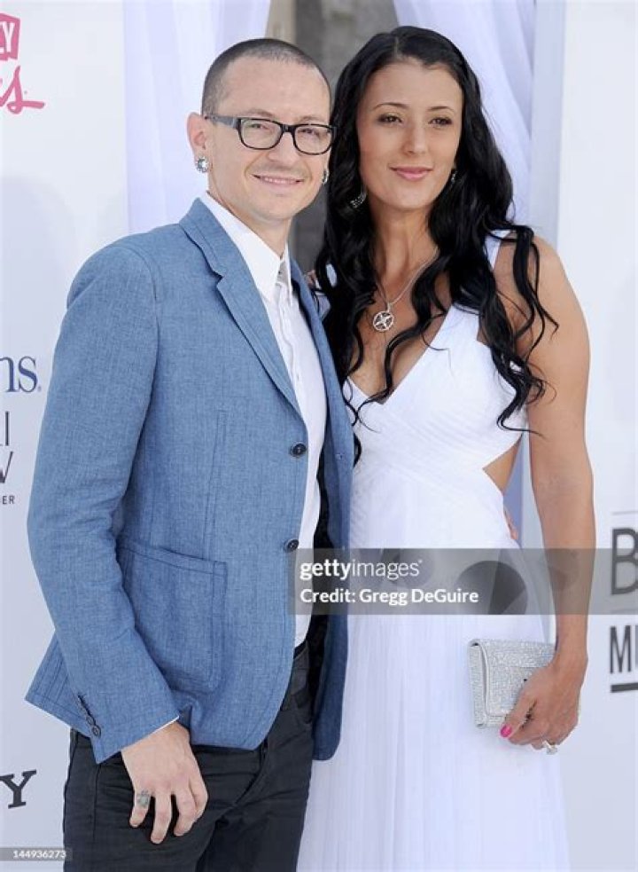 Late Singer Chester Bennington's Wife Talinda Ann Bennington Bio, Net Worth, Married, Husband, Divorce, Bio, Wiki, Age, Height, Weight and Body Measurement