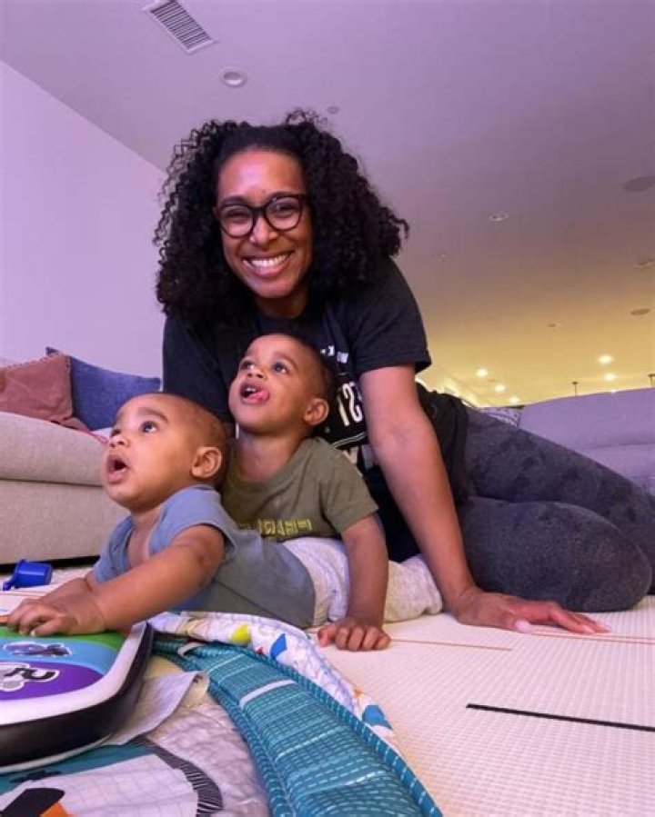 Lita Lewis - Age, Family, Bio