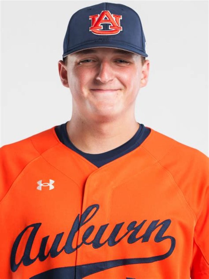 Lucas Steele Bio (Wiki) 