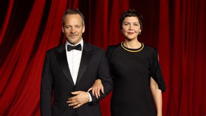 Maggie Gyllenhaal & Peter Sarsgaard get married in Italy