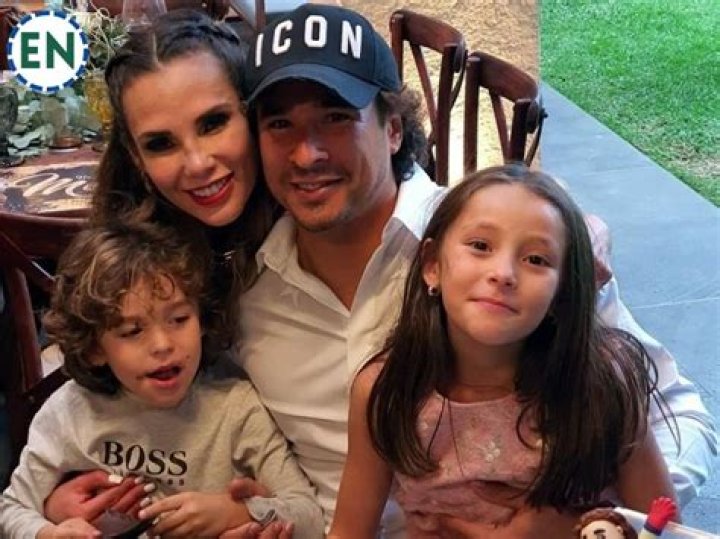 Memo Ochoa - Age, Family, Bio