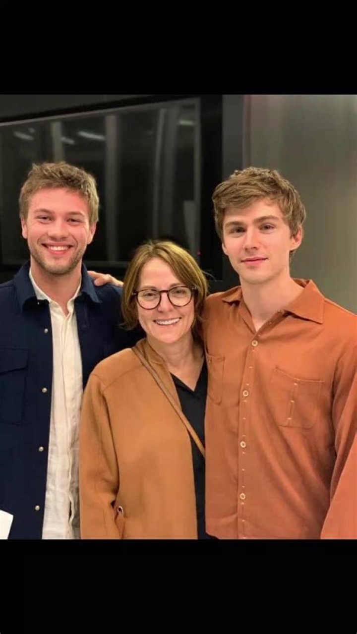 Miles Heizer - Age, Family, Bio