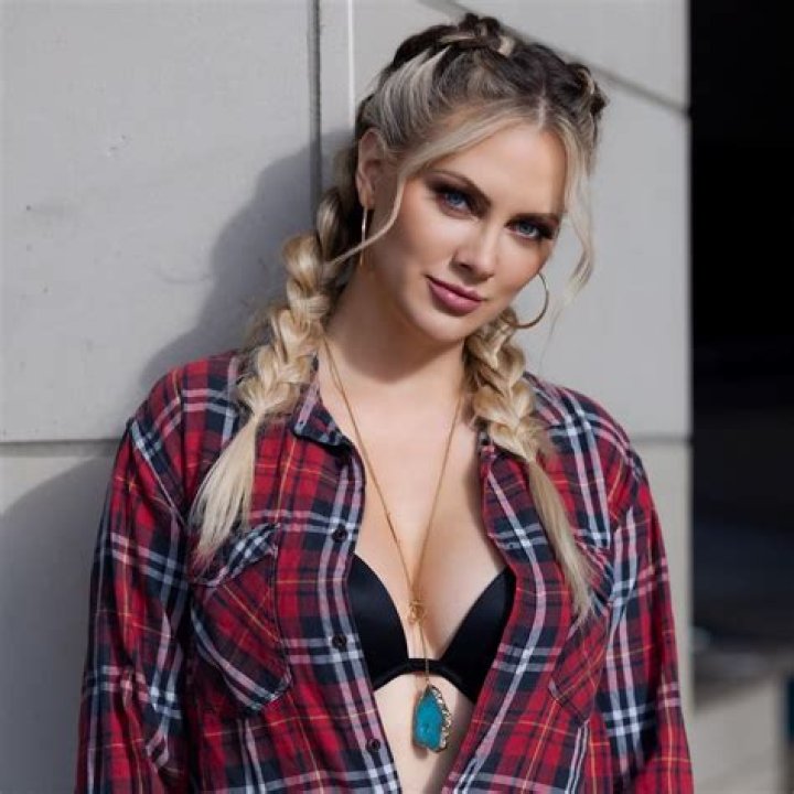 Nicole Arbour - Age, Family, Bio