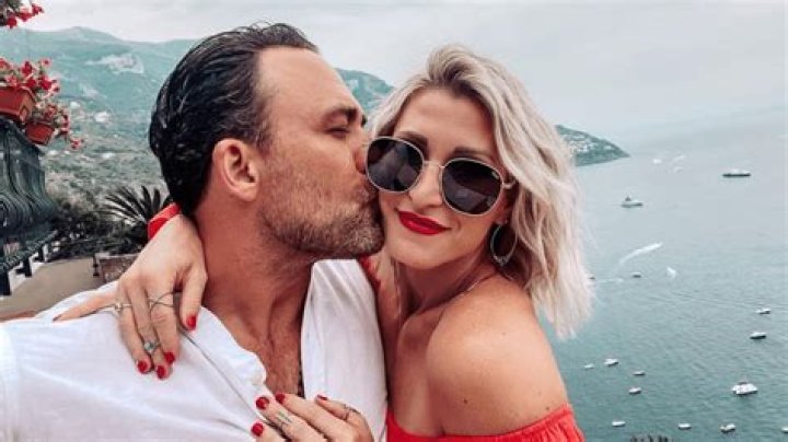 
Nicole Holm Age, Birthday, Wikipedia, Who, Nationality, Biography 