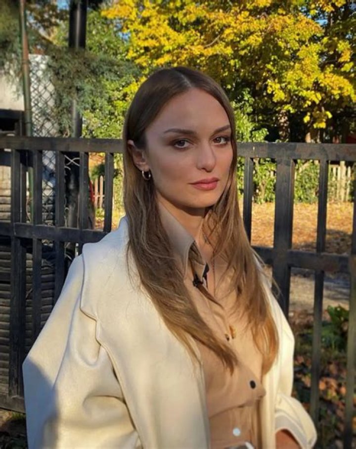 Nilperi Sahinkaya - Age, Family, Bio